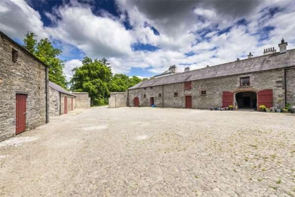 2 Bed Courtyard Apartment At Rockfield House Kells In Meath - Short Term Let Экстерьер фото